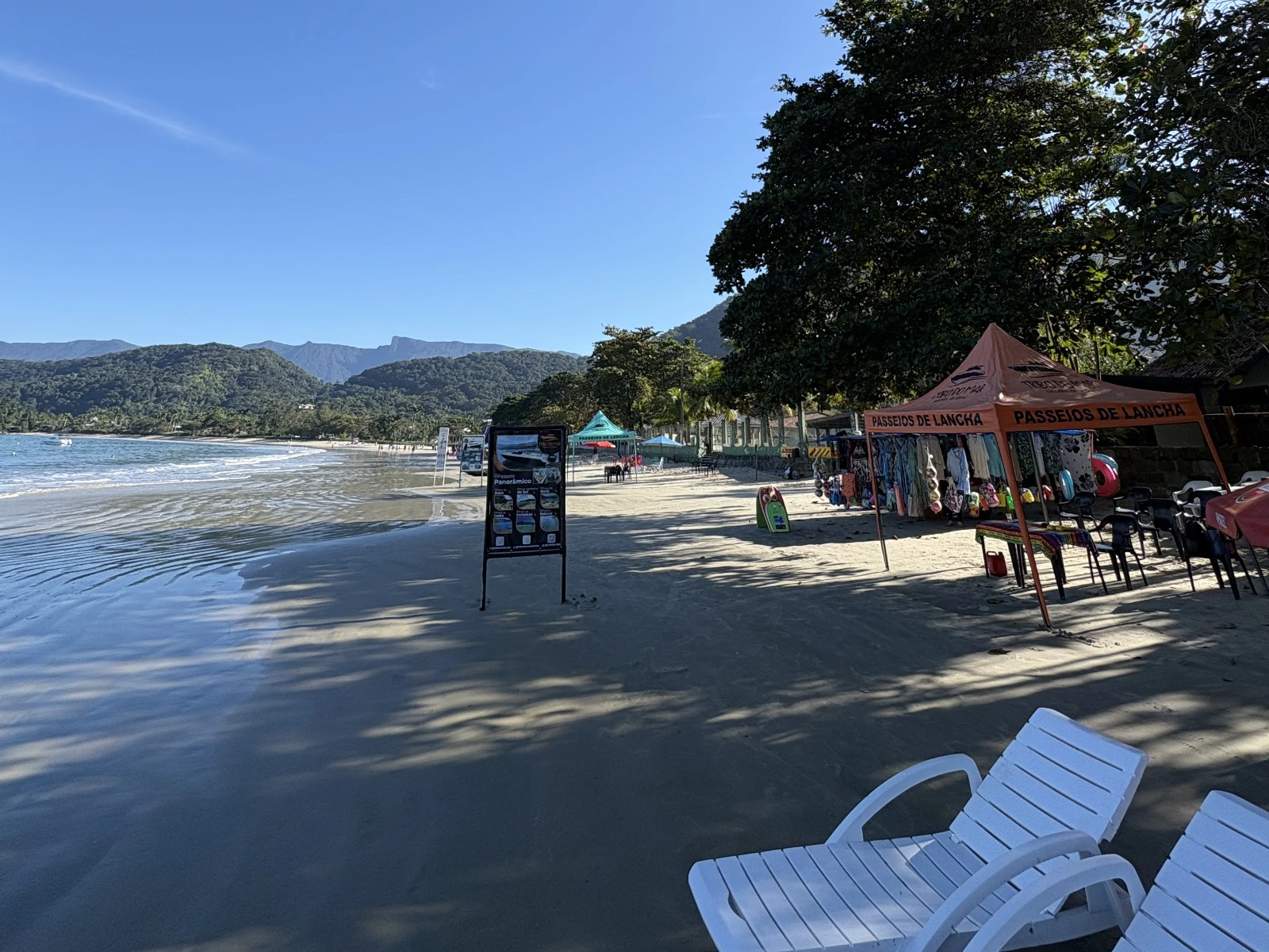 Passeio de lancha compartilhada em Lázaro 4