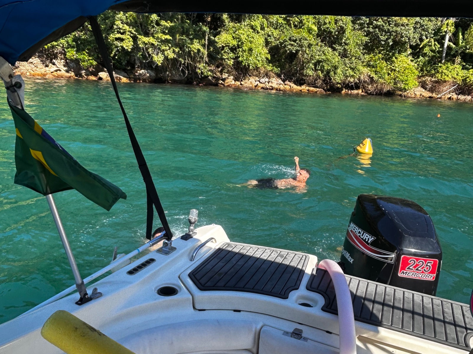 Passeio de lancha em Saco da Ribeira 2