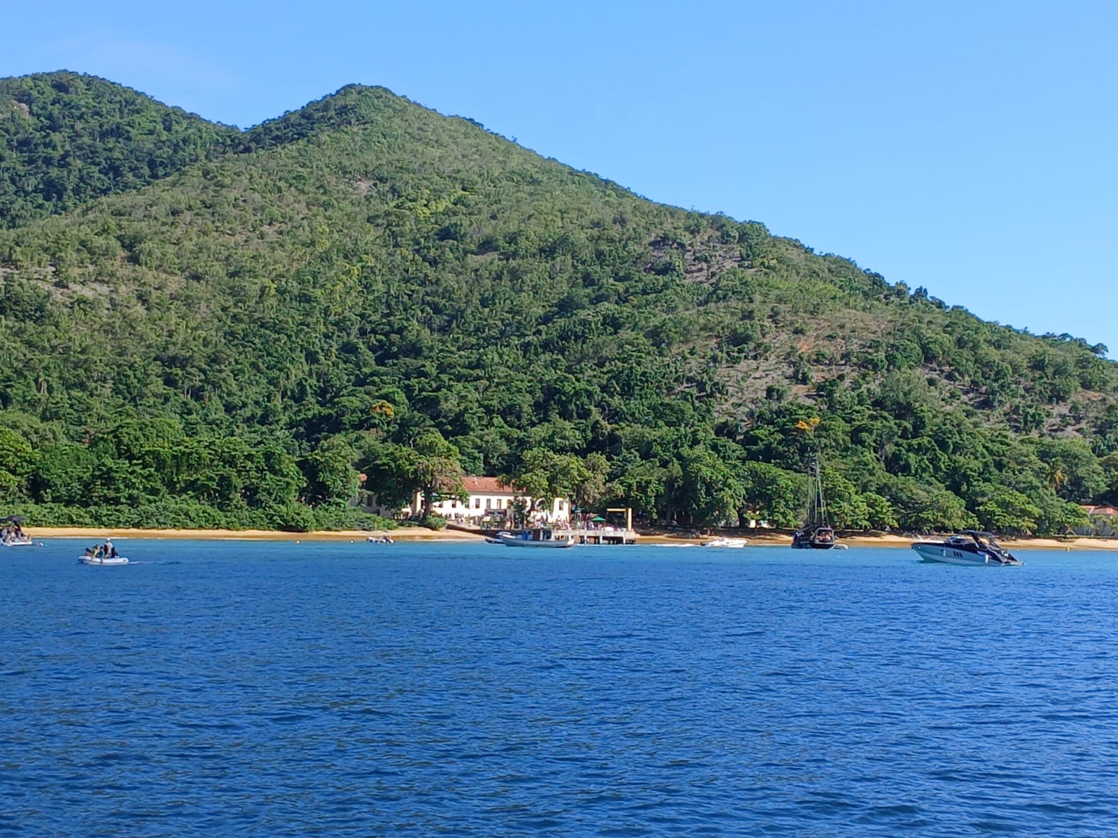 Passeio de escuna em Saco da Ribeira · saída 11h 4