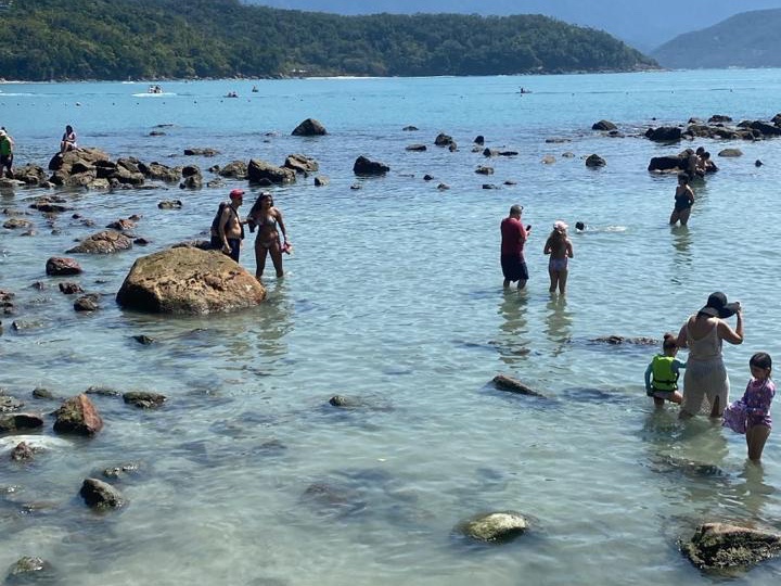 Passeio de lancha compartilhada em Lázaro 2